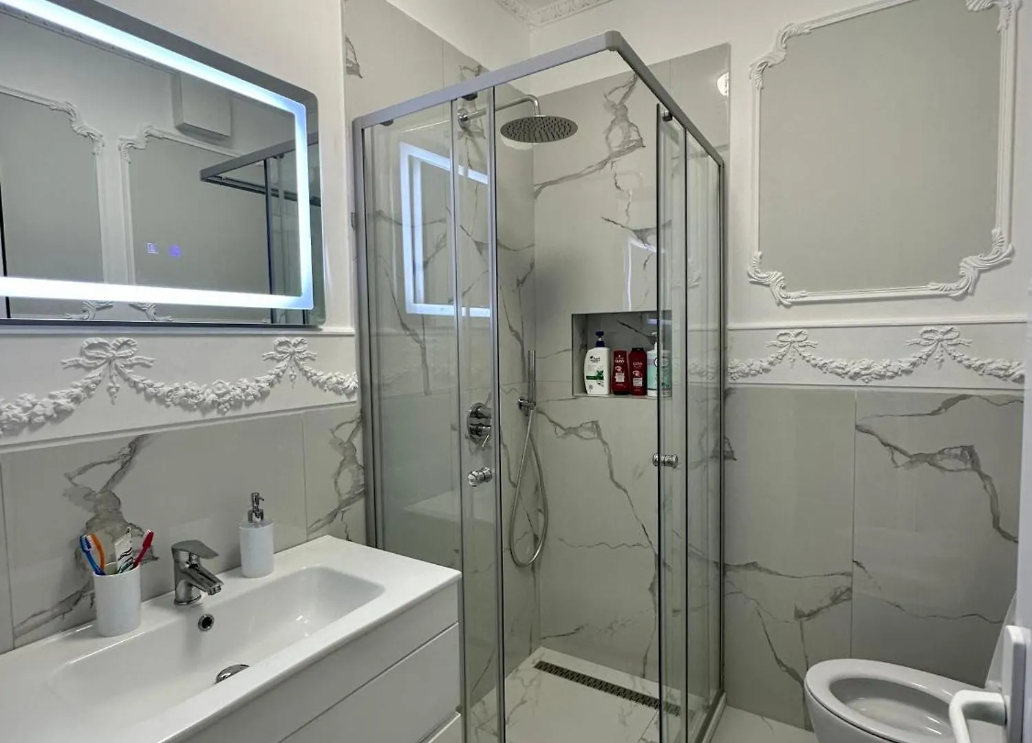 Coastal Bliss Retreat Apartment Durres 0*,  Albania